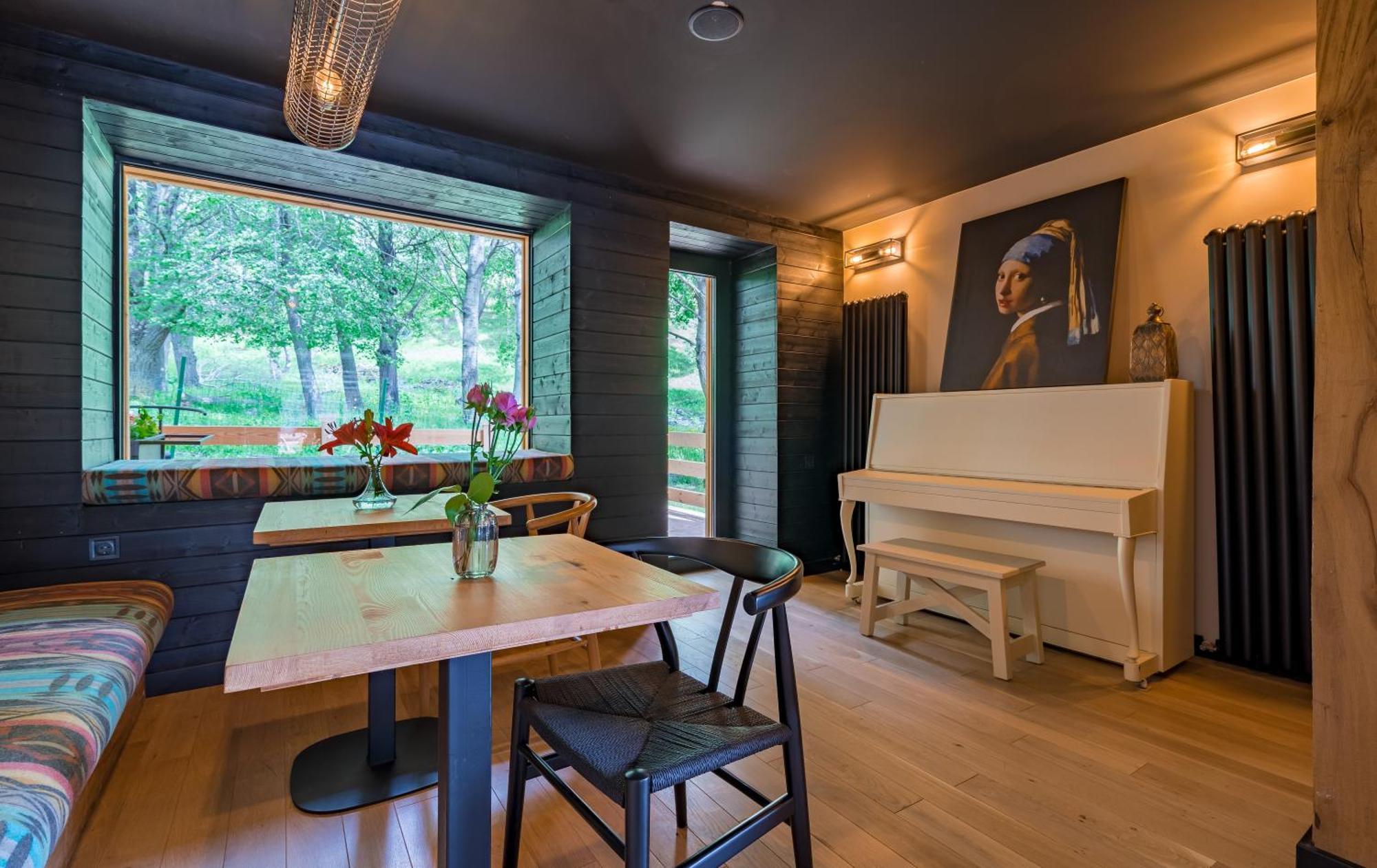 1740 Boutique Hotel Kazbegi ภายนอก รูปภาพ