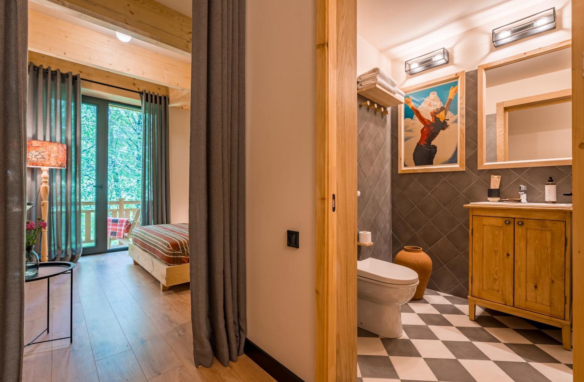 1740 Boutique Hotel Kazbegi ภายนอก รูปภาพ
